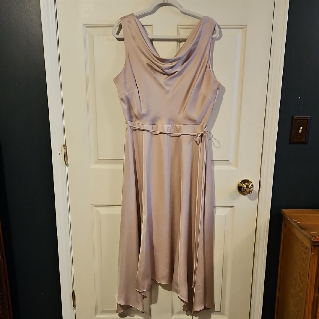 Gabby Skye Occasion Lavender Sleeveless Dress